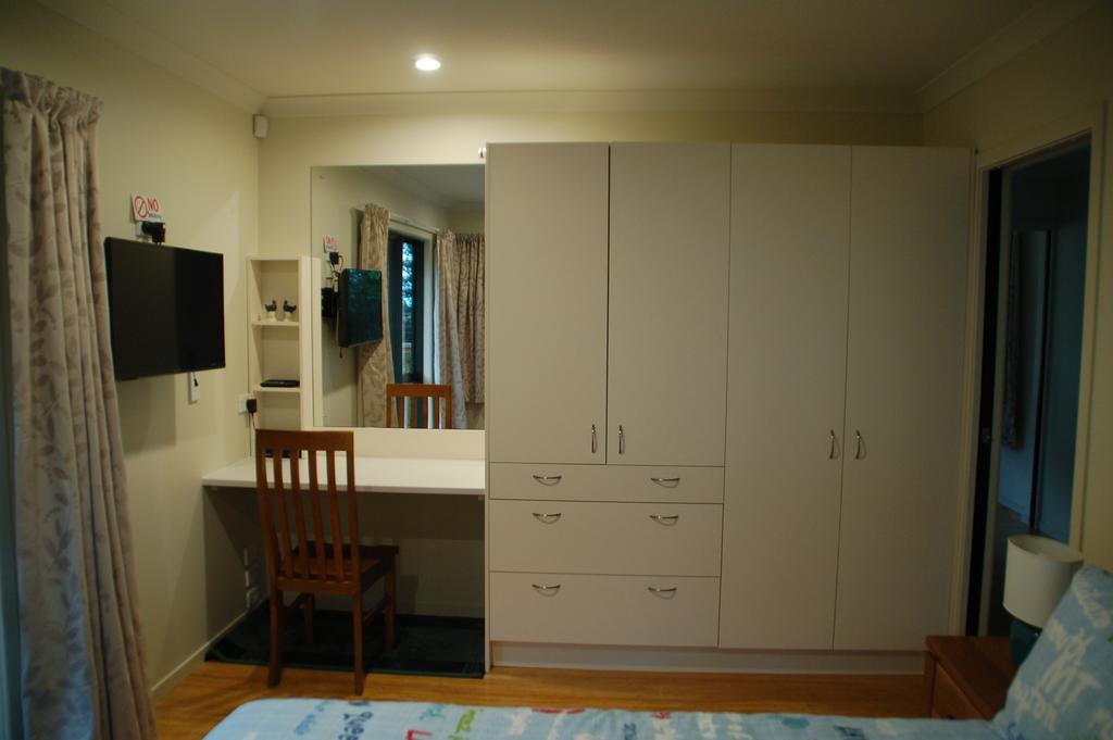 Kohinui Glade Holiday Cottage Parua Bay ภายนอก รูปภาพ